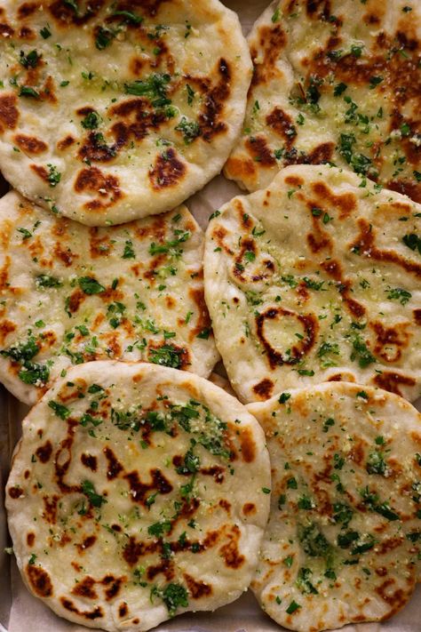 Garlic Naan , Let’s learn how to make homemade Garlic Naan – the perfect side to serve with butter chicken or chicken tikka masala! It’s super soft and fluffy and the Keto Indian Food, Cilantro Butter, Garlic Naan Recipe, Plain Naan, Naan Flatbread, Cheese Flatbread, Flatbread Recipe, Flat Breads, Garlic Naan