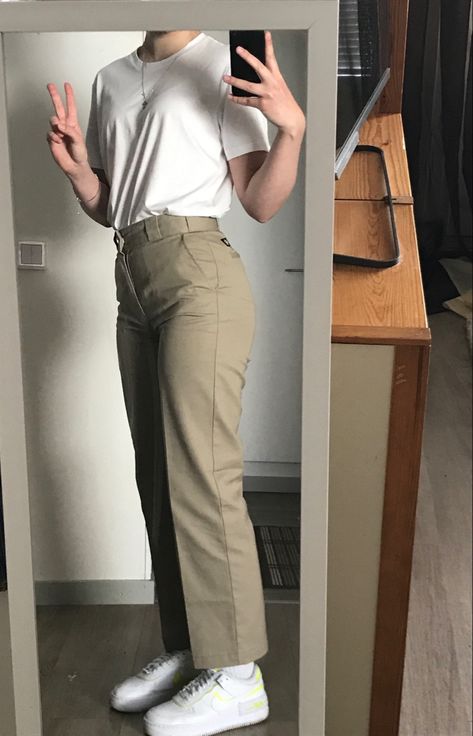 Womens Dickies 874 Outfit, Dickies Pants Outfits Women Khaki, Dickies Formal Outfit, Khaki Dickies Outfit, Dickies Pants Outfits Women 874, Beige Dickies Outfit, Dickies Style Women, Knee Pants Outfit, Dickies Pants Outfits