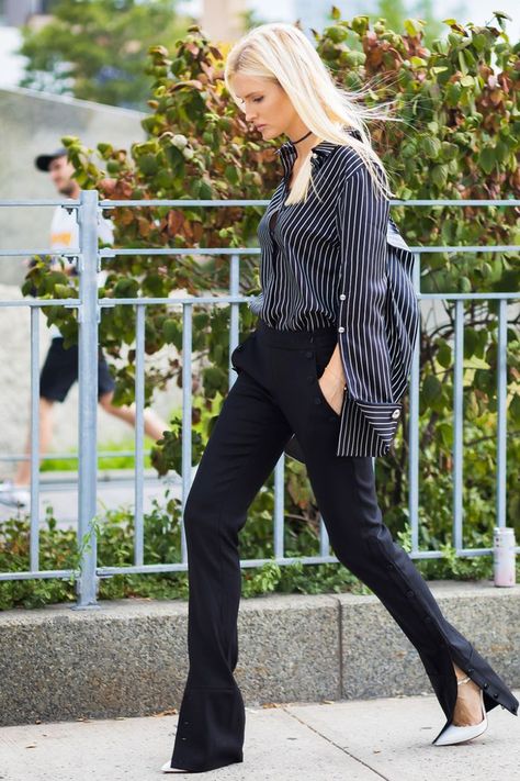 Get Inspired With Our Roundup of All-Black Work Outfits | Who What Wear Kate Davidson, Black Work Outfit, Casual Office Fashion, Winter Streetstyle, Outfits With Striped Shirts, Fancy Lady, Athleisure Outfits Summer, Pants Trend, Sassy Style