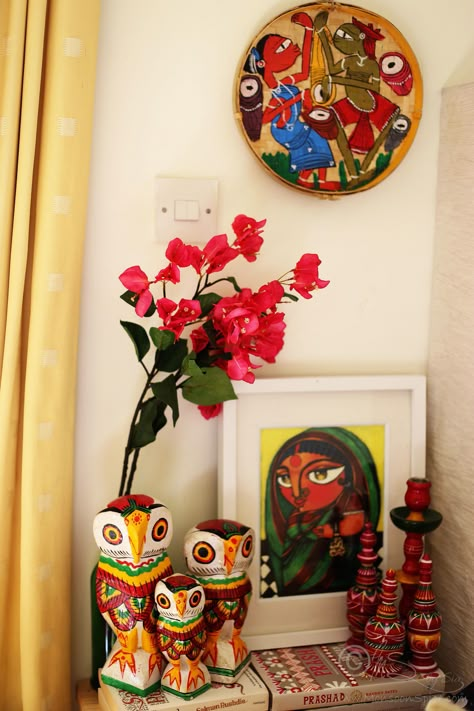 https://flic.kr/p/GeFTpj | Colour splash... | The Bengali corner showcasing the fine artistry from the eastern Indian state of West Bengal. Copyright of monsoonspice.com Bengali Style Home Decor, Chumbak Home Decor, Bengali Home Decor Ideas, Traditional Wall Painting, Farmhouse Bedroom Furniture, Traditional Curtains, Indian Room, Indian Room Decor, Home Decor Indian