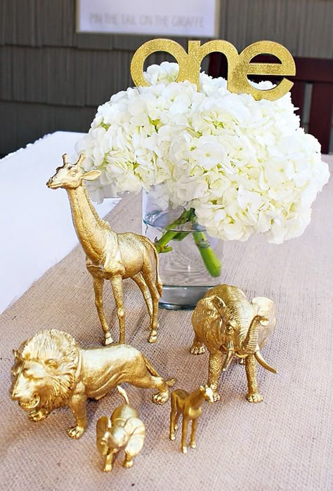 40 Wild Ideas for a Safari-Themed Party via Brit + Co. Birthday Fancy, Paint Plastic, Zoo Party, Safari Theme Party, Party Themes For Boys, Party Hostess, Safari Birthday Party, Gold Spray, Jungle Baby Shower