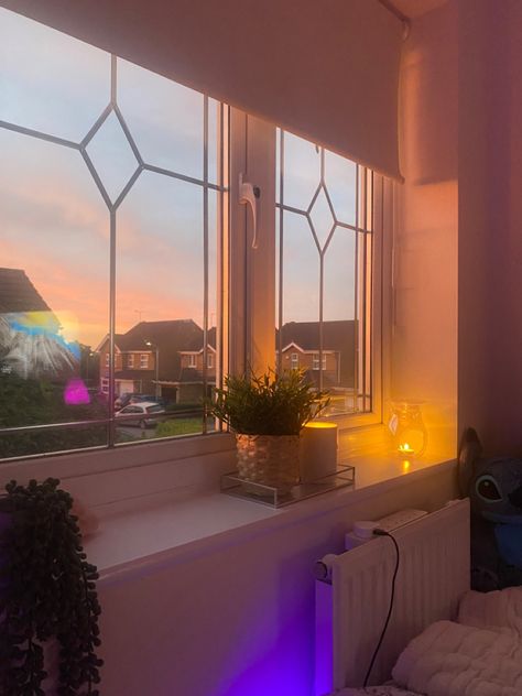 Pretty night, sunset, candles, bedroom, aesthetic, bedroom decor, bedroom ideas, plants, window ledge decor, room aesthetic Window Ledge Bedroom, Window Sill Bedroom Ideas, Bedroom Window Sill Decor Ideas, Window Seal Ideas Decor Bedroom, Window Ledge Decor Bedroom, Aesthetic Window Sill, Blinds Aesthetic Window, Window Sill Decor Bedroom Aesthetic, Windowsill Decor Ideas