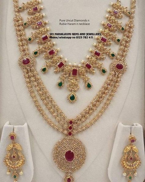 Uncut Diamond Haram Designs, Uncut Diamond Earrings, Uncut Necklace, Ruby Necklace Designs, Pretty Gold Necklaces, Uncut Diamond Necklace, Haram Designs, Indian Wedding Jewelry Sets, Indian Bridal Jewelry Sets