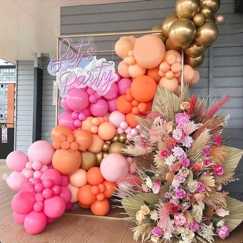 Pink And Orange Balloon Garland, Pink Balloon Garland, Bachelorette Balloons, Deco Ballon, Ballon Party, Orange Baby Shower, Orange Balloons, Small Balloons, Orange Party