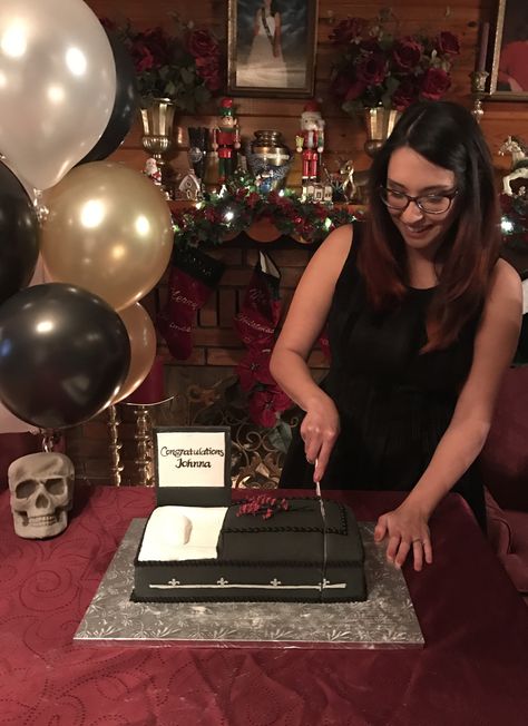 ***Ha! I love it! *** Mortuary Science Graduate ‍ Mortuary Science Graduation Party, Mortuary Science Grad Cap, Mortuary School Aesthetic, Mortician Career Aesthetic, Mortuary Aesthetic, Mortician Aesthetic, Mortuary School, Mortuary Science, Grad Cap Decorated