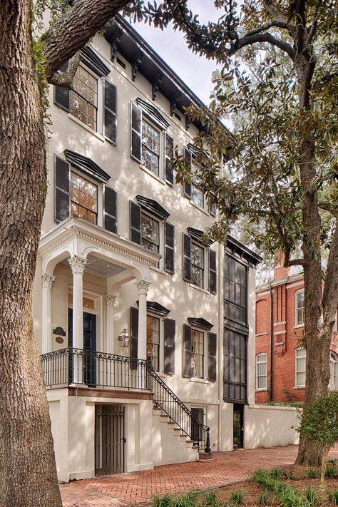 Downtown Apartment Exterior, Downtown House, Design Your House, Apartments Exterior, Apartment Exterior, Budget Apartment Ideas, Downtown Savannah, Downtown Apartment, Budget Apartment