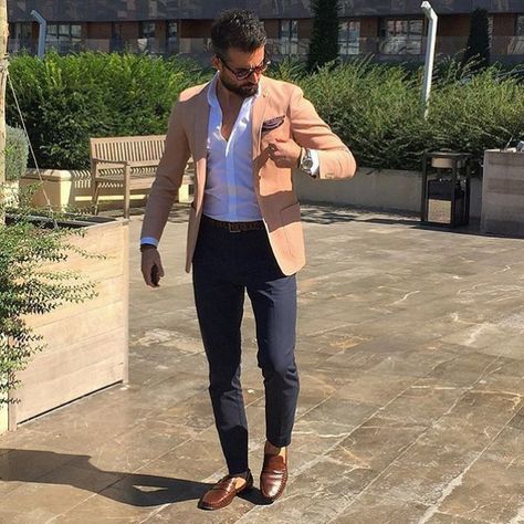 8,819 Likes, 80 Comments - MEN'S FASHIONS & STYLE (@mensfashions) on Instagram: “By @tufanir  See more at ✅@BestOfMenstyle” Blazer Outfits Men, Smart Casual Men, Tan Blazer, Mens Fashion Smart, Tan Jacket, Mens Fashion Fall, Mens Fashion Suits, Gentleman Style, Blue Pants