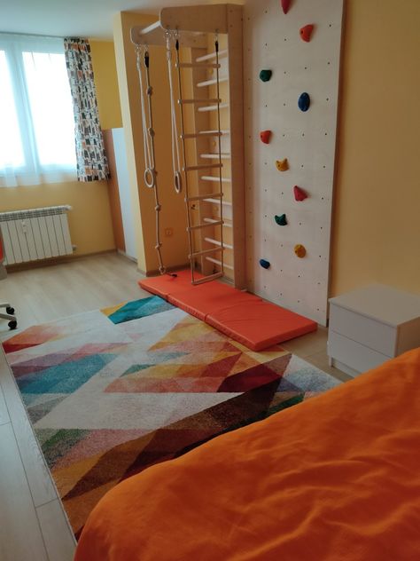 Swedish Playroom, Swedish Wall Gym, Swedish Climbing Wall, Wall Climbing Kids Room, Bedroom Climbing Wall, Room Climbing Wall, Climbing Wall Kids Room, Active Kids Room, Toddler Climbing Wall