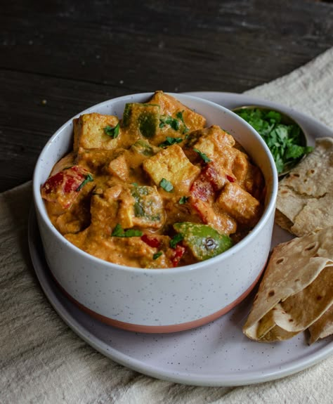 Kadai Tofu (Vegan Kadai Paneer) Vegetarian Tofu Recipes, Indian Tofu, Kadai Paneer, Indian Vegan, Tofu Curry, Tofu Vegan, Vegan Indian Recipes, Vegan Beans, Seitan