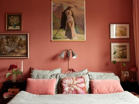 Pink Bedroom Walls, Midcentury Furniture, Pink Furniture, Small Home Office, Colour Inspiration, Green Home, Green Interiors, Pink Bedroom, Bedroom Green