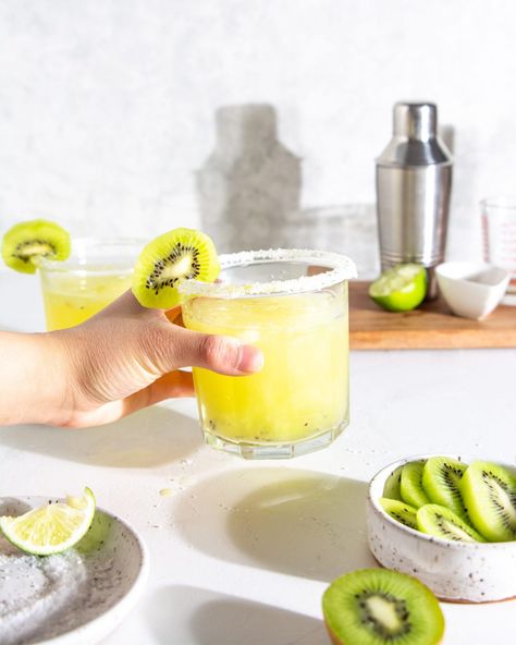 Virgin Kiwi Margarita • foodbylingling Kiwi Margarita, Kiwi Lemonade, Non Alcoholic Margarita, Virgin Margarita, Carbonated Water, Sour Taste, Mocktail Recipe, Tonic Water, Fresh Lime