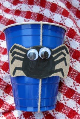 itsy bitsy spider cup! too cute Spider Crafts Preschool, Itsy Bitsy Spider Activities, Nursery Rhymes Preschool Crafts, The Itsy Bitsy Spider, Nursery Rhyme Crafts, Spider Activities, Nursery Rhymes Preschool, Nursery Rhyme Theme, Nursery Rhymes Activities