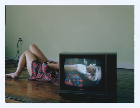 Nam June Paik, Conceptual Photography, Ex Machina, Cinematic Photography, Creative Portraits, 인물 사진, A Tv, Photography Inspo, Aesthetic Photography