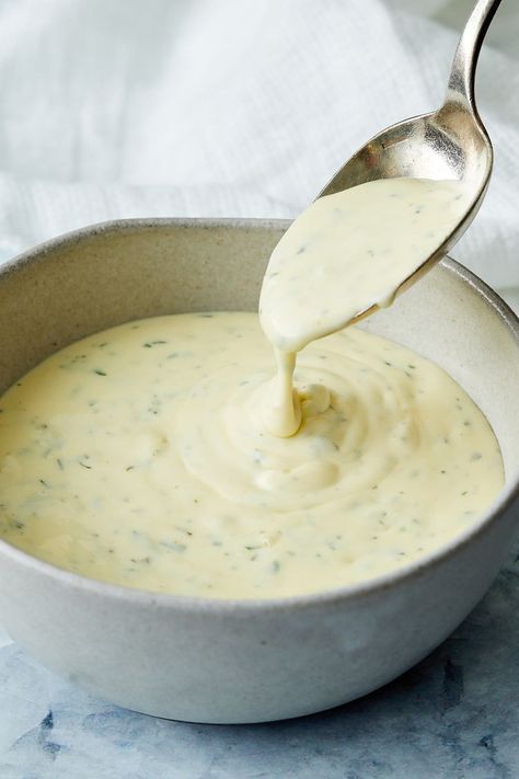 Easy Bearnaise Sauce Easy Bernaise Sauce, Bearnaise Sauce Recipe, Best Hollandaise Sauce, Bernaise Sauce, Ham Sauce, Chef John Recipes, Recipe For Hollandaise Sauce, French Sauces, Bearnaise Sauce