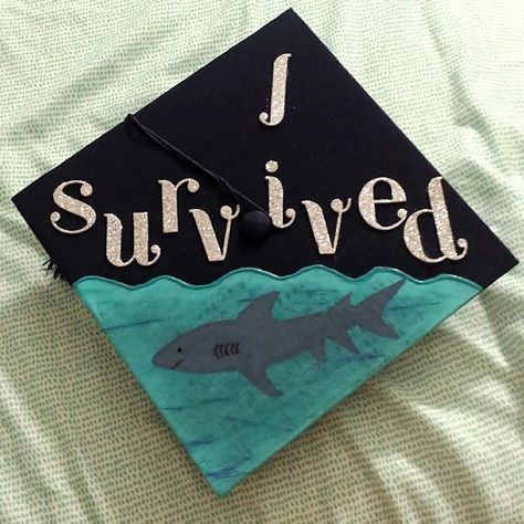 #graduation #cap #sharks #DIY #UC2016 Shark Graduation Cap, Shark Graduation Party, Marine Biologist Graduation Cap, Marine Biology Cap Decoration, Ocean Graduation Cap, Marine Biology Graduation Cap, Biology Graduation Cap, High School Graduation Cap Designs, Funny Graduation Caps