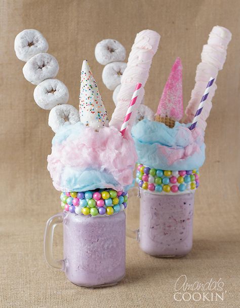 Freaky, insane, and as outlandish as they may seem...we're digging these insane shakes. Make your own to elevate a party, birthday, or a Monday night! Unicorn Milkshake, Unicorn Treats, Unicorn Desserts, Rainbow Food, Unicorn Foods, Milkshake Recipes, Milk Shakes, God Mat, Think Food