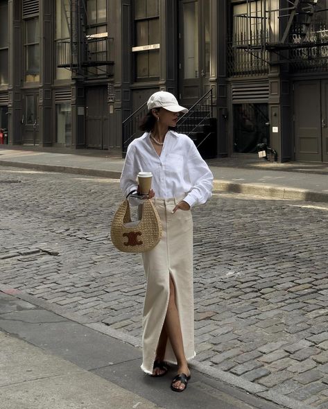 Skirt College Outfit, Beige Maxi Skirt Outfit, Beige Maxi Skirt, Gonna Jeans, Maxi Skirt Outfit, College Outfit, Maxi Skirt Outfits, Skirt Outfit, College Outfits