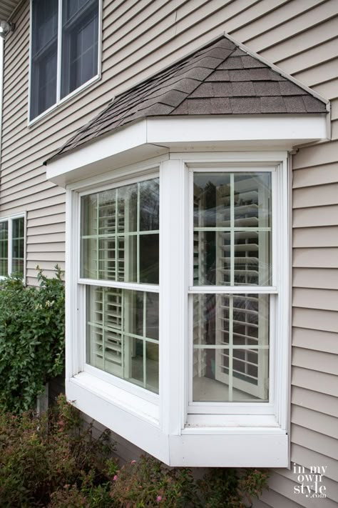 Bay Window Exterior, Bay Window Design, Window Cleaning Tips, Window Seat Design, House Window Design, Bow Window, Window Grill Design, Empty Nest, House Window