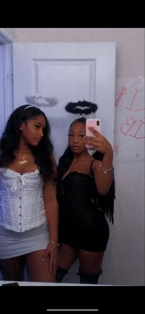 Solo Baddie Halloween Costumes, Angel Costume Black Women, Baddie Halloween Costumes Group Of 3, Hollaween Customs Ideas, Halloween Costumes Teenage Girl Black, Halloween Customes Black Women, Cute Halloween Costumes Black Women, Halloween Baddie Costumes, Halloween Costume Baddie