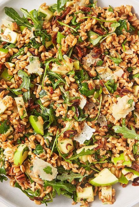 Best-Ever Farro Salad Best Ever Farro Salad Delish, Farro Apple Salad, Savory Apple Recipes, Apple Picking Season, Apple Recipes Easy, Farro Salad, Winter Salad, Apple Salad, Easiest Apples