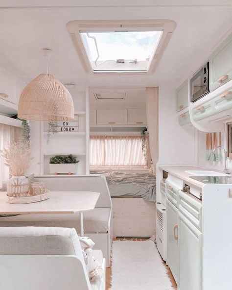 Caravan Renovation Diy, Caravan Interior Makeover, Vintage Caravan Interiors, Diy Caravan, Caravan Living, Small Caravans, Caravan Decor, Camper Interior Design, Tiny House Camper