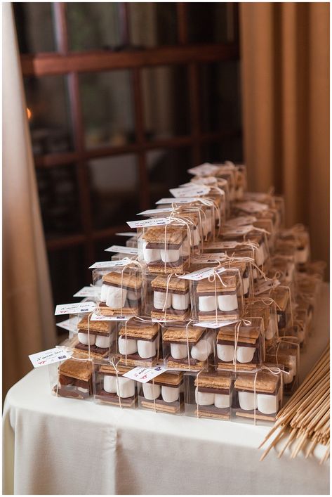 Vineyard Wedding Favors For Guests, October Vineyard Wedding, Fall Wedding Vineyard, November Mountain Wedding, Vinyard Wedding Fall, Winery Centerpiece Ideas, Cold Wedding Ideas, Winter Vineyard Wedding, Early Mountain Vineyard Wedding