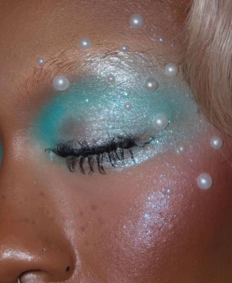 Jellyfish Eye Makeup, Water Goddess Makeup, Jellyfish Makeup, Jellyfish Eyes, Bubble Eye Goldfish, Mermaid Photoshoot, Water Goddess, Venus In Gemini, Goddess Makeup