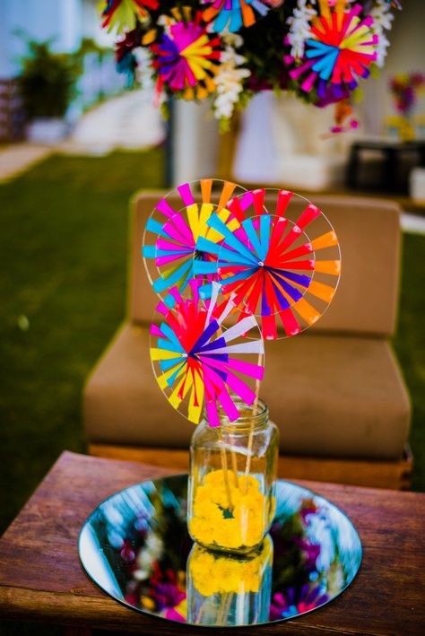 Lohri Theme Decor, Pongal Celebration Decoration, Lohri Decoration Ideas At Home, Diy Haldi Decoration Ideas At Home, Holi Festival Decoration, Lohri Decoration Ideas, Wedding Home Decor Ideas, Lohri Invite, Punjabi Decor