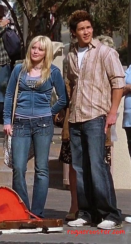 Hilary Duff 2000s Aesthetic, Hilary Duff A Cinderella Story Outfits, 2000s Show Outfits, Iconic 2000s Movie Outfits, Hilary Duff 2000s Fashion, Hillary Duff 2000s Outfits, 2000s Shows Outfits, Stuck In The Suburbs Outfits, 2000s College Fashion