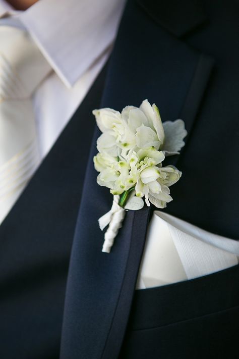 All White Boutonniere Wedding, Groom Buttonhole White, Grey Suit Boutonniere, Groom Boutonniere White Peony, White Boutonniere Wedding Simple, Mens Flower Wedding, Mens White Boutineers, White Buttonholes Wedding, White Button Holes Wedding