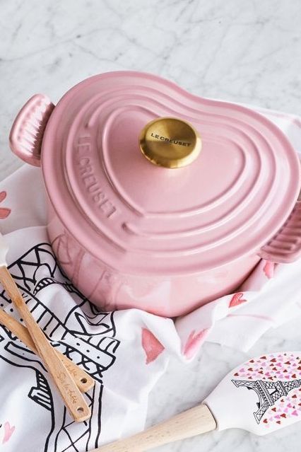 Fondue Set, Cast Iron Dutch Oven, Entertaining Essentials, Pip Studio, Kitchen Things, Pink Kitchen, Chase Your Dreams, Cute Kitchen, Valentine Day Crafts