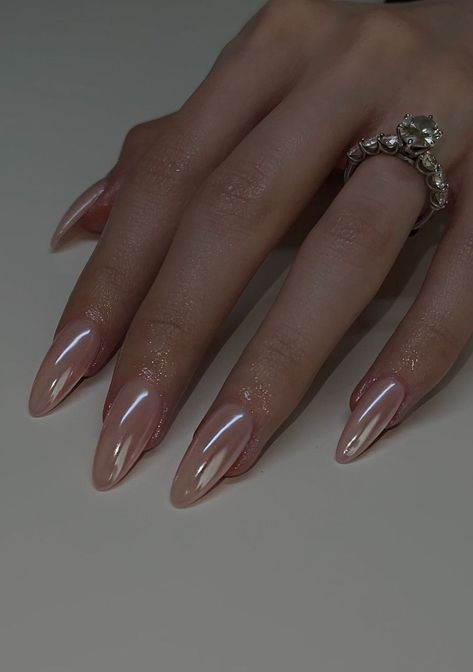 40 Simple Nail Designs to Inspire You Pink Chrome Nails, Shiny Nails, Pearl Nails, Soft Nails, Simple Nail, Neutral Nails, Simple Nail Designs, Elegant Nails, Prom Nails