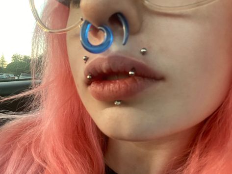 Stretched Lip Piercing, Angel Fangs Piercing With Snake Bites, Angel Fang Piercing, Fang Piercing, Angel Fangs Piercing, Kawaii Piercings, Dahlia Piercing, Angel Fangs, Angel Bites Piercing