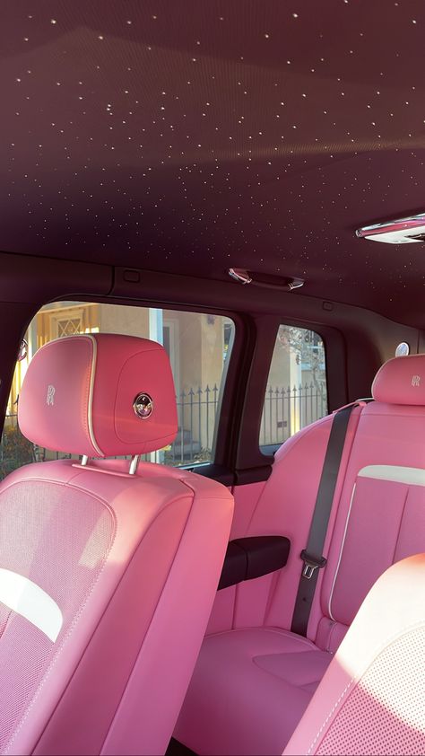 Pink Suv, Pink Range Rovers, Rolls Royce Interior, Royce Car, Dream Cars Mercedes, Pink Lifestyle, Luxury Car Interior, Girly Car, Car Goals