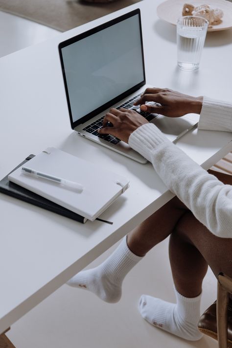 Work Space Organization, White Long Sleeve Shirt, Blog Platforms, Work Desk, Kit Digital, Work Life Balance, Life Balance, Financial Planning, Money Blogging