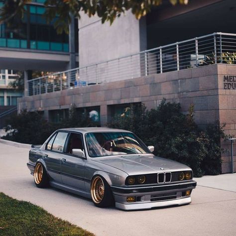 Bmw E30 Stance, Bmw E30 325, Jetta Mk1, Bmw 318, Slammed Cars, Rolls Royce Motor Cars, Dream Cars Bmw, Motorcross Bike, Custom Bmw