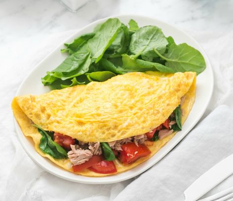 Tuna Omelette, Chinese Prawn Omelette Recipe, Prawn Omelette Chinese, Prawn Omelette, Perfect Omelette, How To Make Spinach, Dinner Choices, Omelette Recipe, Carb Free