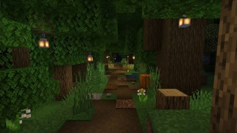 Path through the forest : Minecraft Minecraft Forest Path, Dark Forest Minecraft, Minecraft Forest Ideas, House Minecraft Aesthetic, Minecraft Landscaping, Minecraft Path, Minecraft Forest, Forest Cave, Minecraft Backgrounds