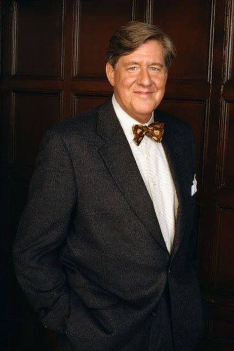 Richard Gilmore Edward Herrmann, Richard Gilmore, Gilmore Girls Characters, Tv Dads, Gilmore Girl, Lauren Graham, Comedy Drama, History Channel, Moving Pictures