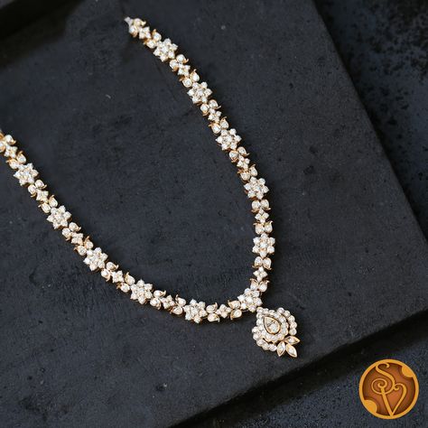 White Stones Haram Gold, White Stones Necklace Gold, White Stone Harams Gold, White Stone Haram Designs Gold, White Stone Haram Indian Gold, White Stones Necklace Indian, Simple White Stone Necklace Indian Gold, Stone Haram Designs Gold, Closed Setting Diamond Necklace