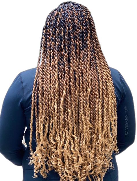 Choosing to wear these black to blonde Senegalese twists is practical. They blend in your roots and will keep your hair looking dramatic as time goes by. Black To Blonde, Senegalese Twist Styles, Senegalese Twists, Braiding Styles, Twist Styles, Senegalese Twist, Cool Braid Hairstyles, Cool Braids, Braid Hairstyles