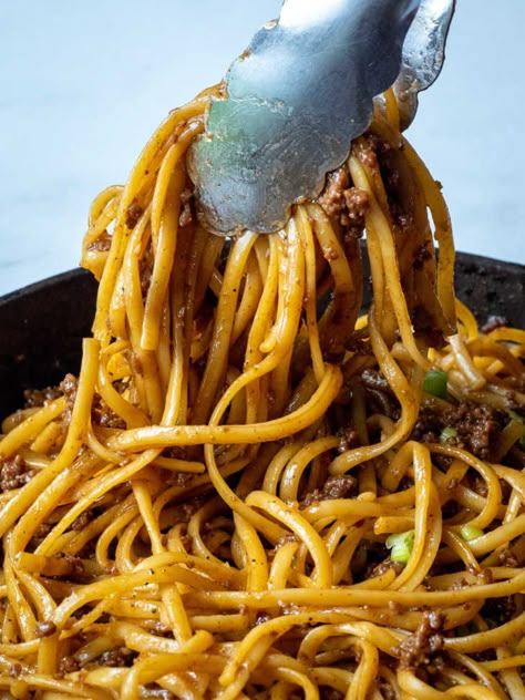 Mongolian Ground Beef Noodles | 12 Tomatoes Mongolian Noodles, Mongolian Beef Noodles, Mongolian Ground Beef Noodles, Ground Beef Noodles, Mongolian Ground Beef, Different Pasta, Poulet General Tao, Beef Noodles, Gluten Free Noodles