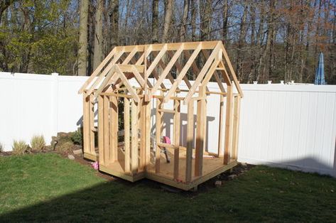 Building My Kids' Playhouse #5: Framed the Roof - by Andy Panko @ LumberJocks.com ~ woodworking community Easy Playhouse Plans, Small House Diy, Play Houses Diy, Diy Playhouse Plans, Kids Playhouse Plans, Kids Indoor Playhouse, Kids Playhouse Outdoors, Childrens Playhouse, Diy Projects For Men