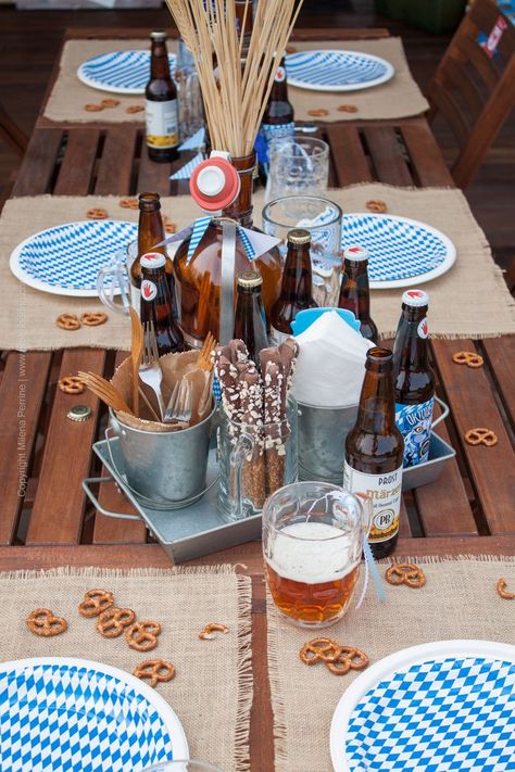 Oktoberfest Party Tablescape - part of Craft Beering's Oktoberfest Bash! Oktoberfest Hairstyle, Oktoberfest Party Decorations, Octoberfest Party, Barbecue Wedding, German Beer Festival, Wedding Drink Bar, Oktoberfest Decorations, Oktoberfest Germany, Oktoberfest Food