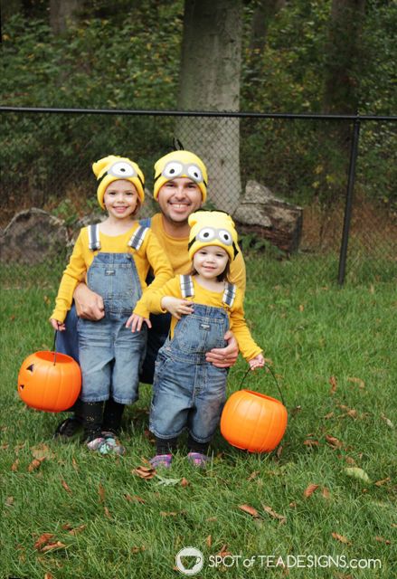 Despicable Me Minions Halloween Costume tutorial with free printable template | spotofteadesigns.com Minions Halloween Costume, Girl Minion Costume, Despicable Me Halloween Costume, Toddler Minion Costume, Despicable Me Halloween, Minions Costume, Minions Halloween, Diy Minion Costume, Despicable Me Costume