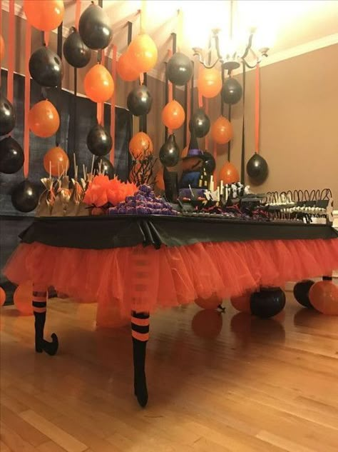 Halloween House Party Decorations, Diy Halloween Party, Halloween Themed Birthday Party, Hocus Pocus Party, Halloween Decorations Outdoor, Easy Halloween Party, Fest Temaer, Halloween Fest, Halloween House Party