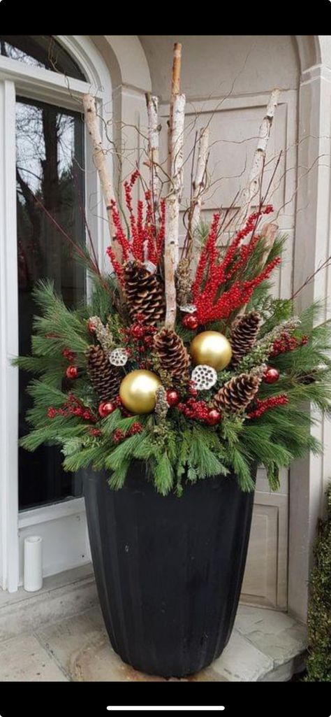 Diy Christmas Planters Front Porches, Winter Pots Outdoor Front Doors, Porch Pots, Winter Planters, Christmas Planter, Christmas Urns, Outdoor Christmas Planters, Christmas Garden Decorations, Outside Christmas Decorations