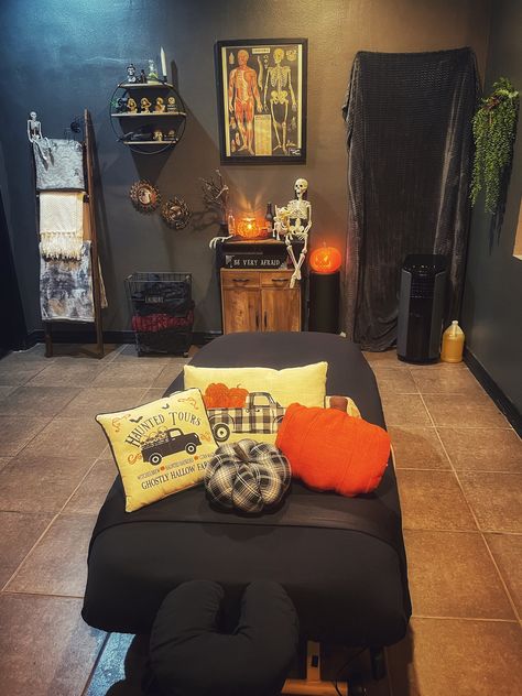 Witchy Esthetician Room, Moody Esthetician Room, Dark Esthetician Room, Healing Room Ideas, Reiki Massage, Tattoo Studio Interior, Massage Room Design, Massage Room Decor, Massage Therapy Rooms