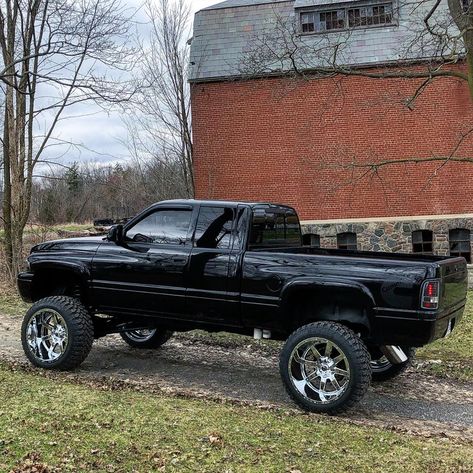 Second Gen Cummins, Lifted Dodge, Dodge Diesel Trucks, 2018 Dodge Challenger Srt, Dodge Diesel, Cummins Trucks, Dodge Pickup, Lowered Trucks, Fuel Wheels