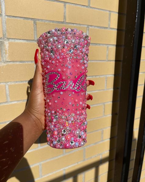 Barbie Rhinestone Tumbler, Bling Cups Tumblers, Barbie Tumbler Ideas, Rhinestone Tumbler Ideas, Bedazzled Bottles, Barbie Tumbler, Bedazzled Bottle, Bling Cups, Cricut Cups